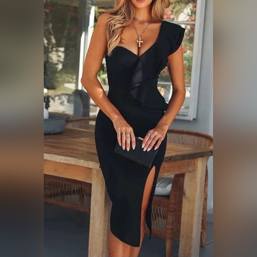 Chic One-Shoulder Black Dress